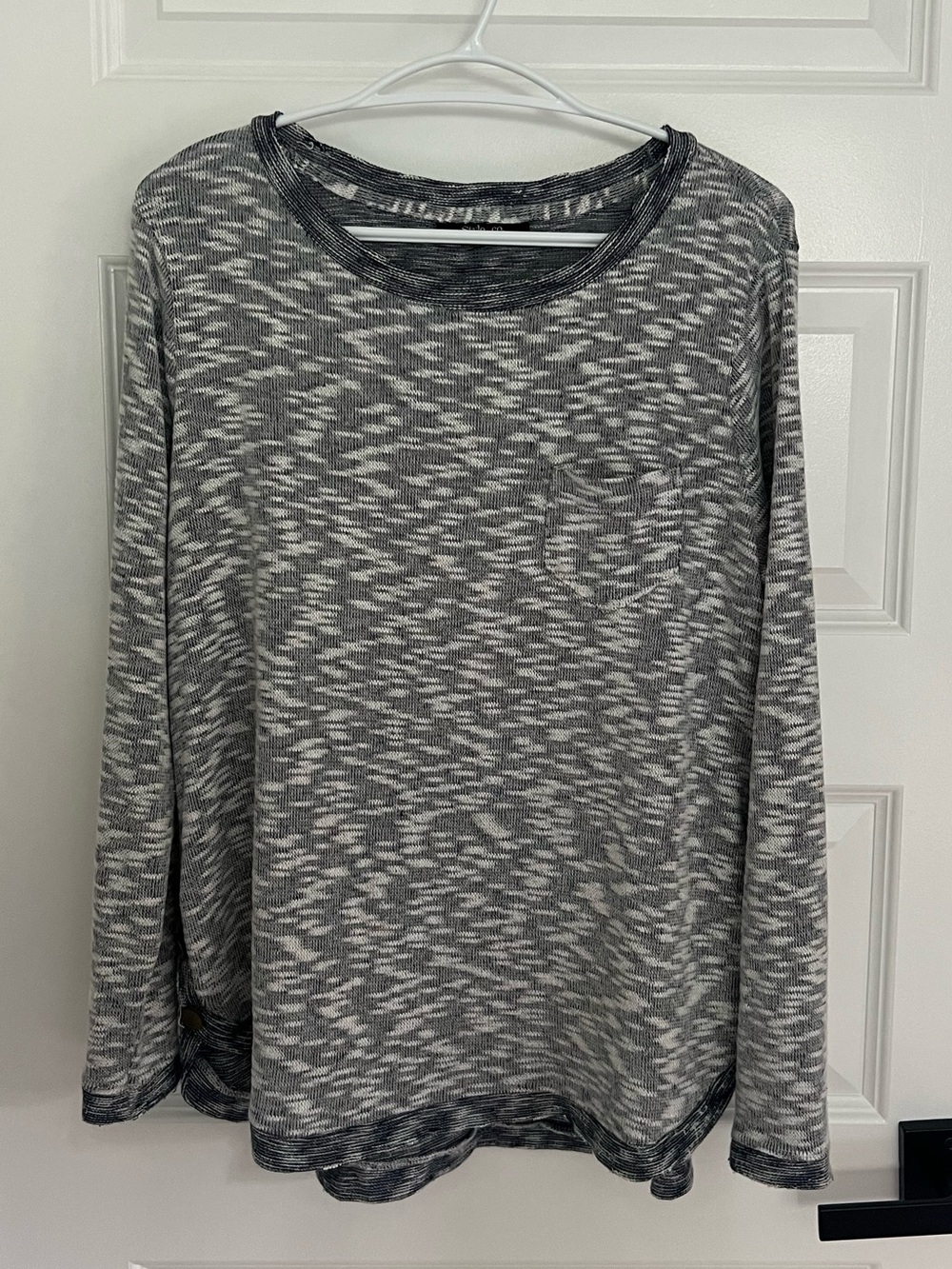 232 - Style & Co. Navy Heathered Long Sleeve Crew Top